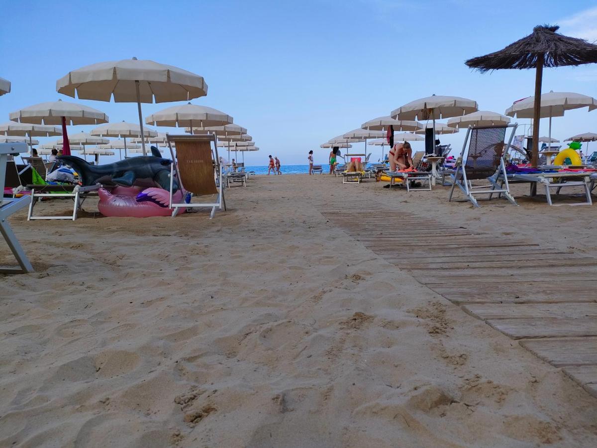 Appartamento Con Piscina Green Bay Village Pineto Zewnętrze zdjęcie